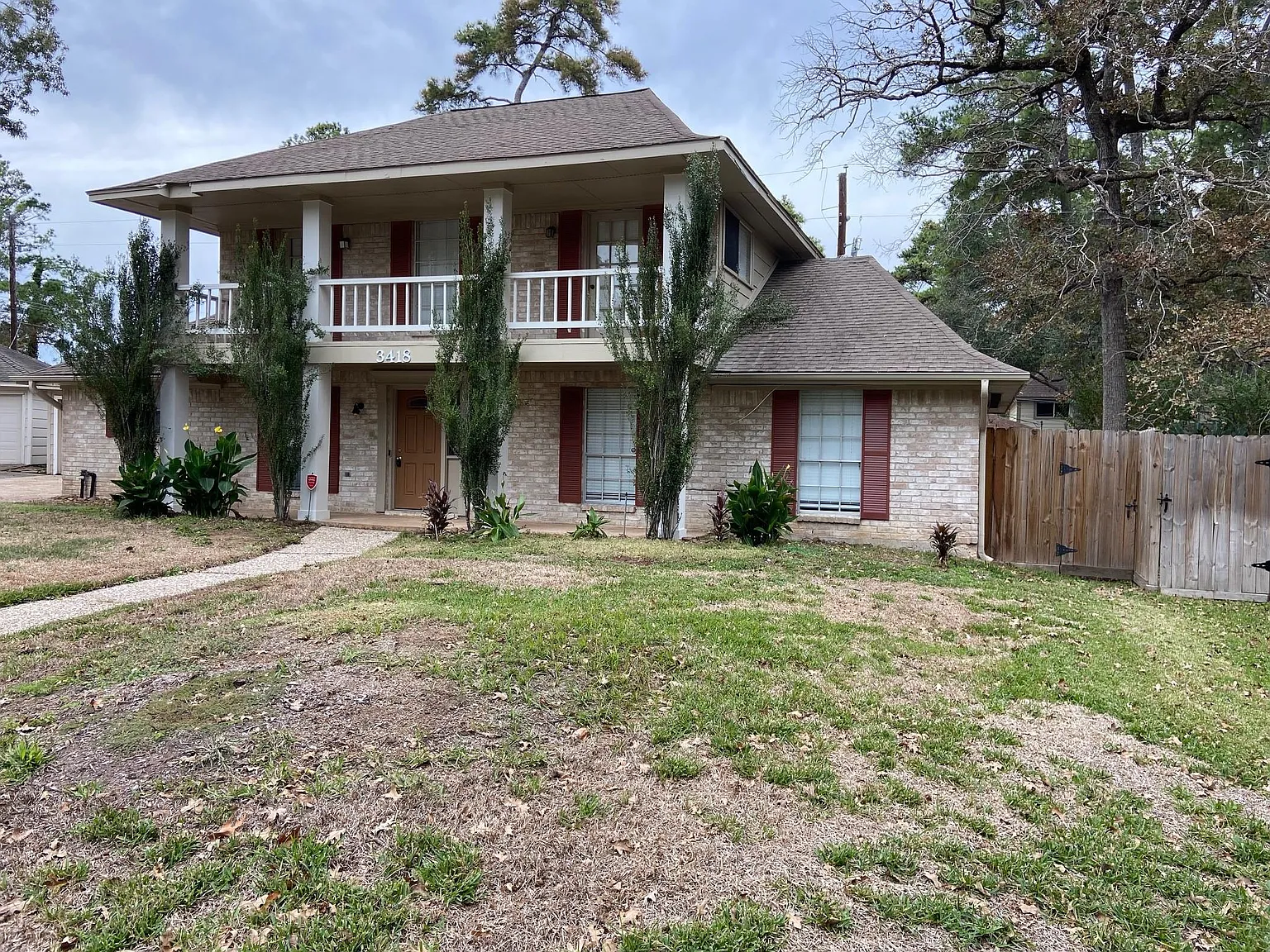 4 bed, 2.5 bath, 2374 sqft, $2,100 — Photo 1