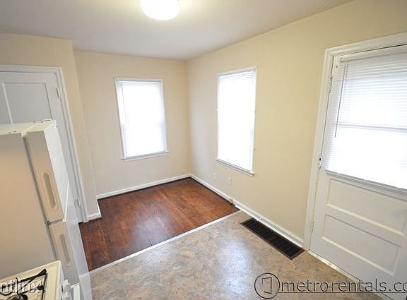 5th image of 1176 King Ave