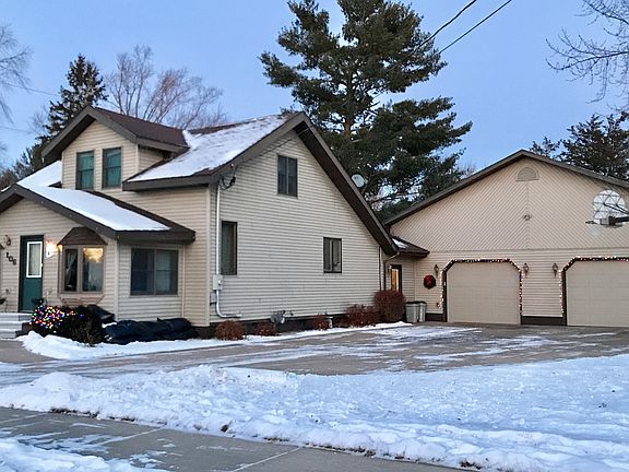 3.5 car garage w/wkshop