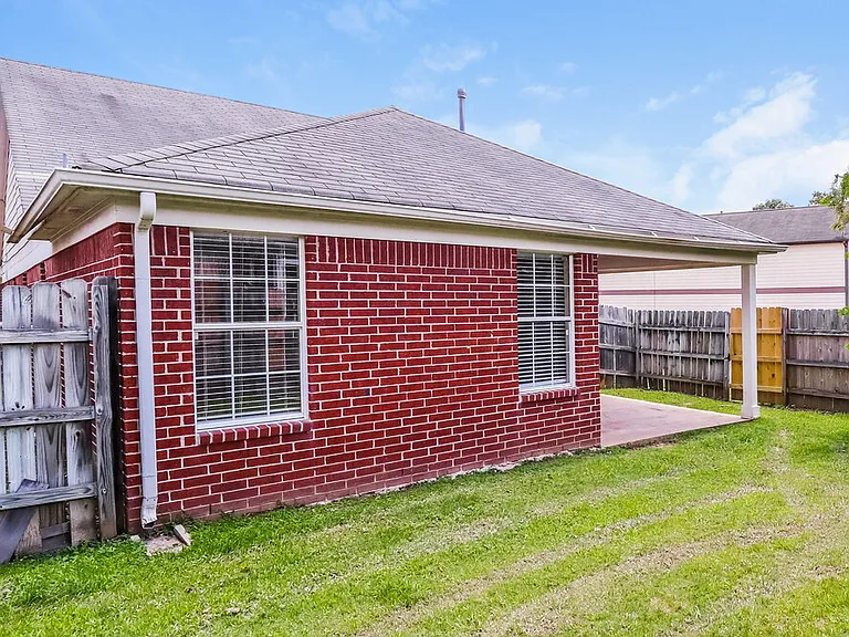 2753 Virginia Woods Pl — Photo 15