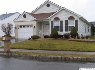 68 Portsmouth Dr, Toms River, NJ 08757