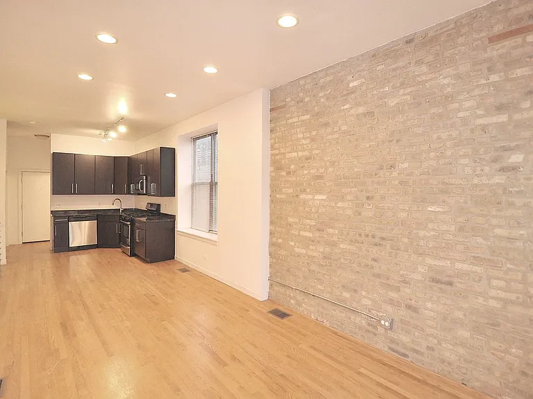 649 N Wolcott Ave #1S — Photo 3