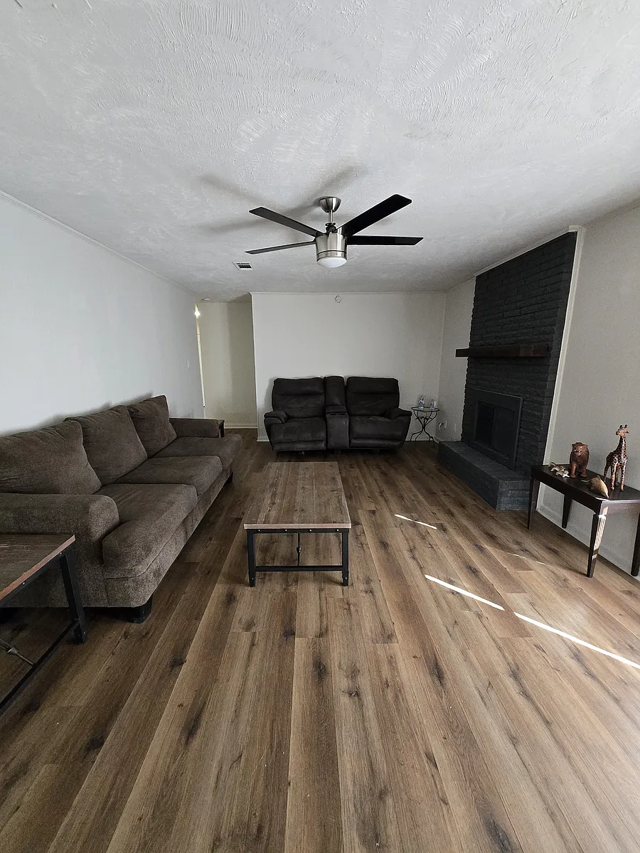 Building Photo - 166 Chasewood Dr
