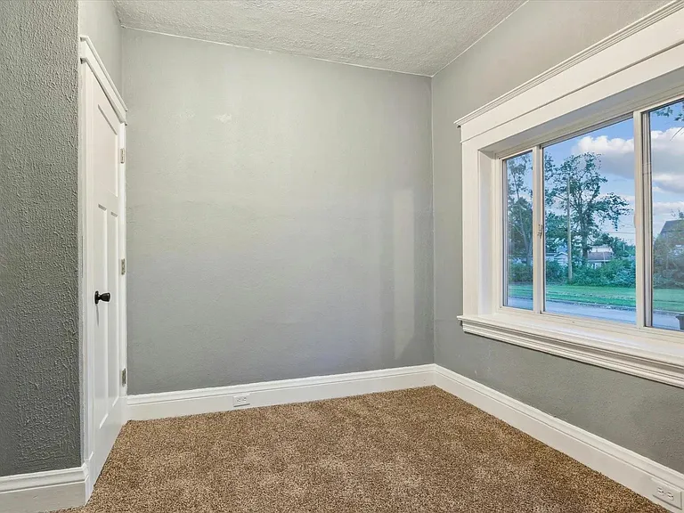 2901 Wall St — Photo 20