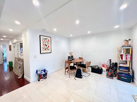 5th image of 559 48th St #1