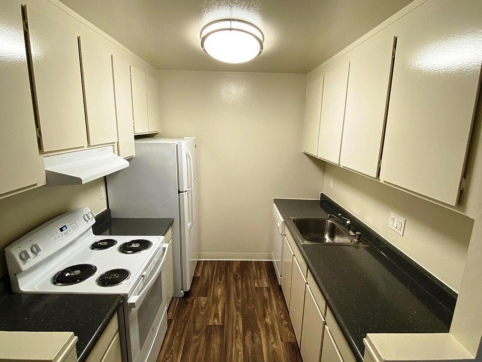 1st image of 2501 Medallion Dr APT 2