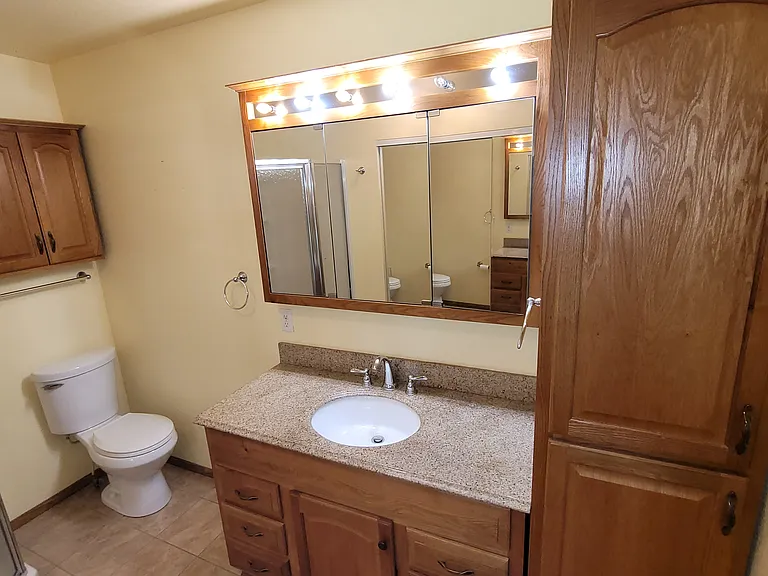 627 Highline Dr — Photo 20