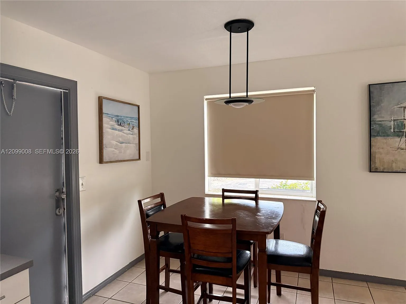 1104 N 17th Ct — Photo 4