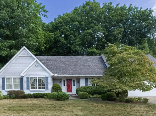 5110 Wolf Run Dr, Erie, PA 16505
