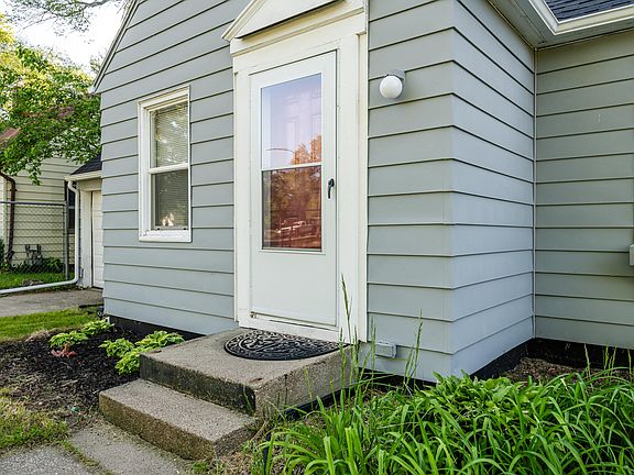 3rd image of 1309 Agard Ave
