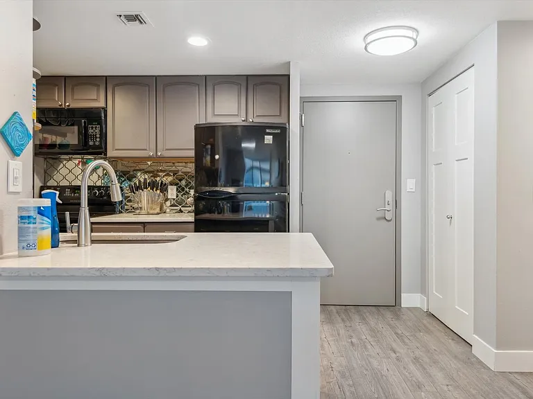 1777 Larimer St #1109 — Photo 16