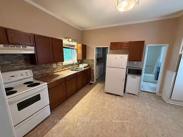 3 bed, $2,450 — Photo 4
