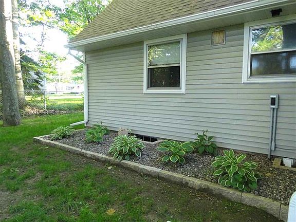 3rd image of 1500 Birch Ave