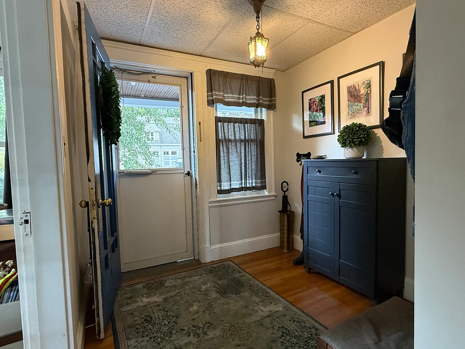 2 bed, 1100 sqft, $3,200 — Photo 2