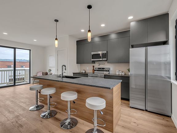 2nd image of 1130 E 14th St #112