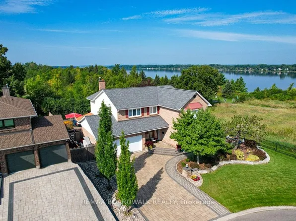 800 Fairwinds Ter, Ottawa, ON K1C 2X6