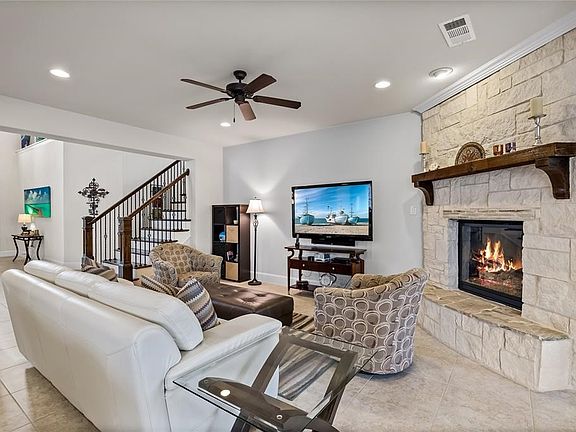 5th image of 407 Paluxy Dr