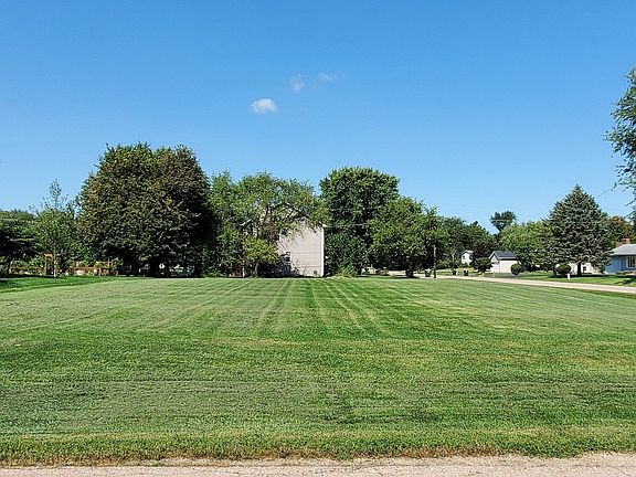 2nd image of 163 Eleanor Ln