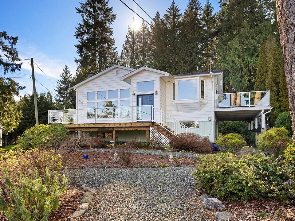 1st image of 668 Bay Rd