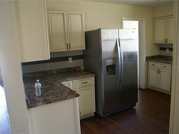 5th image of 711 Casler Ave