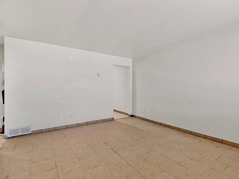 536 Cardenas Dr SE — Photo 8
