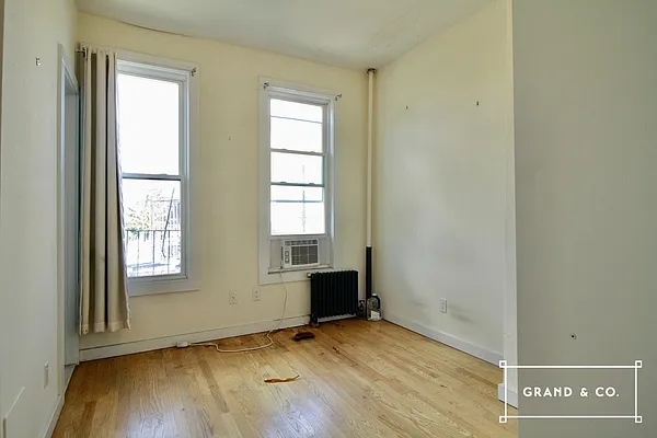 Rented by Grand & Co. | media 6