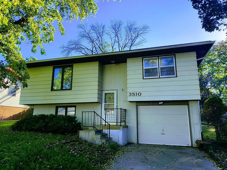 3510 N 72nd St
