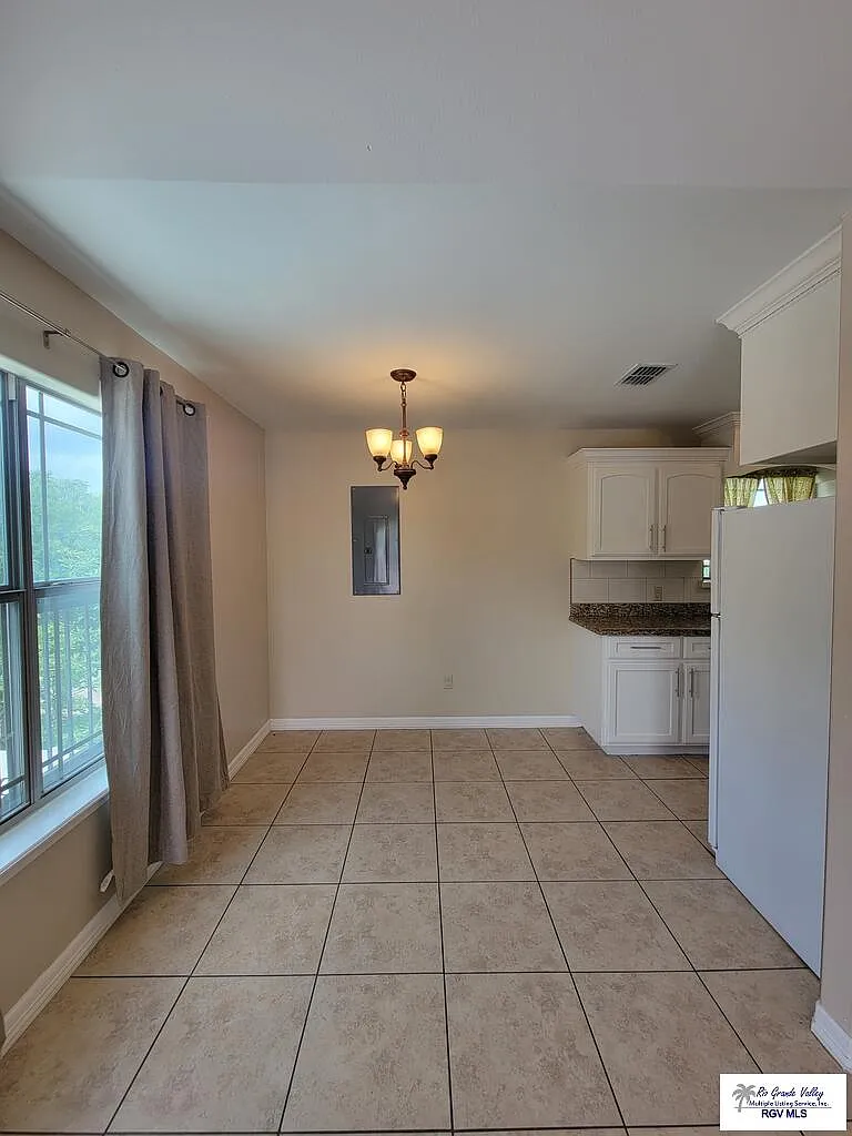 2 bed, 2.0 bath, 1307 sqft, $1,300 — Photo 3