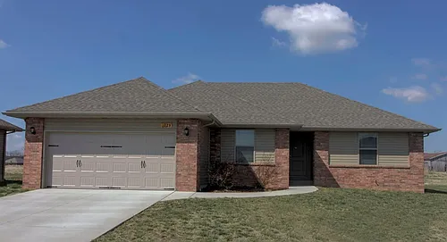 1023 S Tanner Dr Photo 1