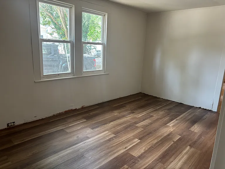 213 Tilghman St — Photo 3