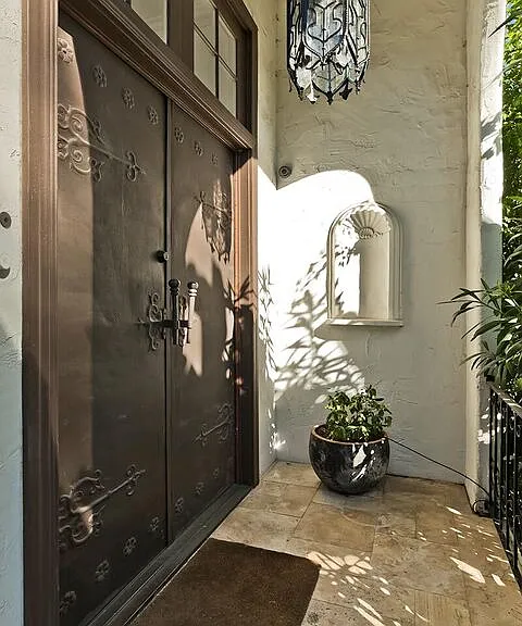 2806 Nichols Canyon Rd — Photo 3