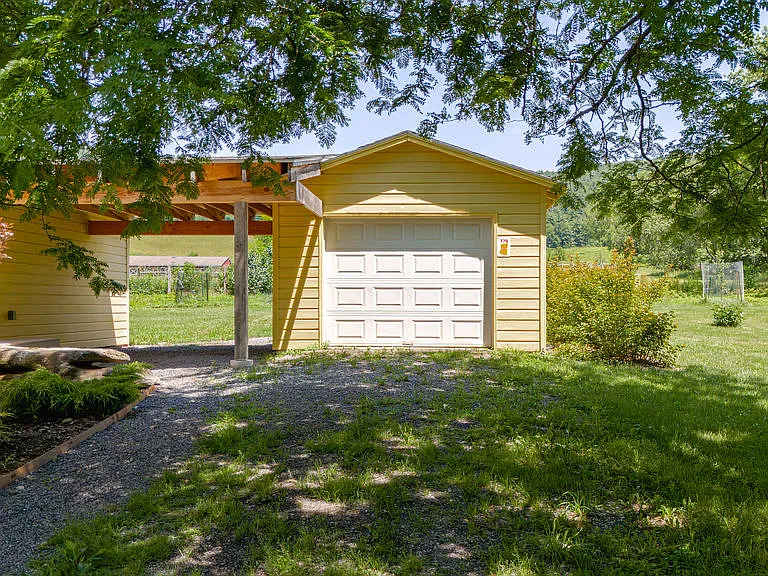 776 Mitchell St — Photo 34