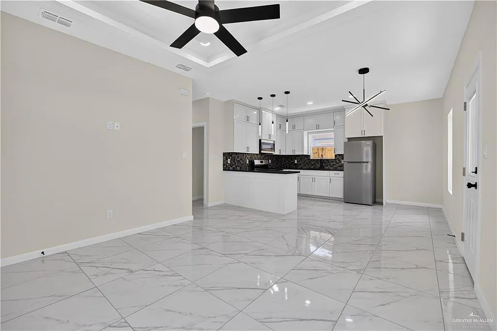 3 bed, 2.0 bath, 1150 sqft, $1,450 — Photo 2