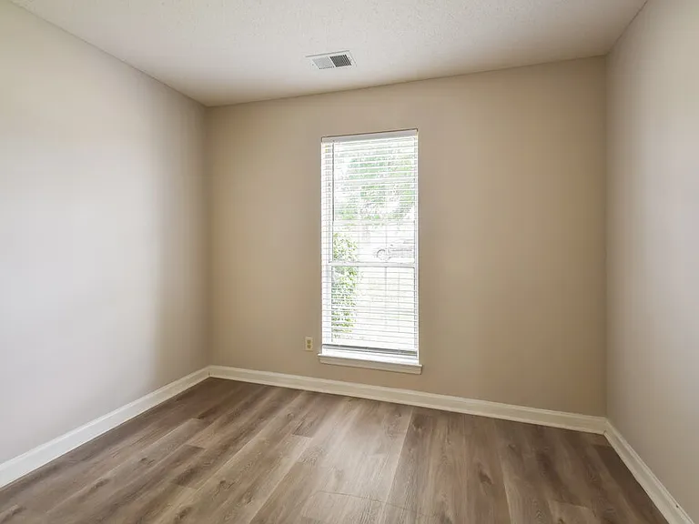 4088 Carroll Dr W — Photo 13