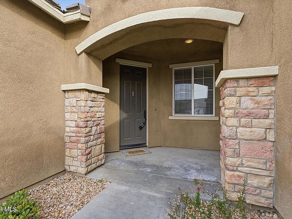 4th image of 3137 Erica Ave