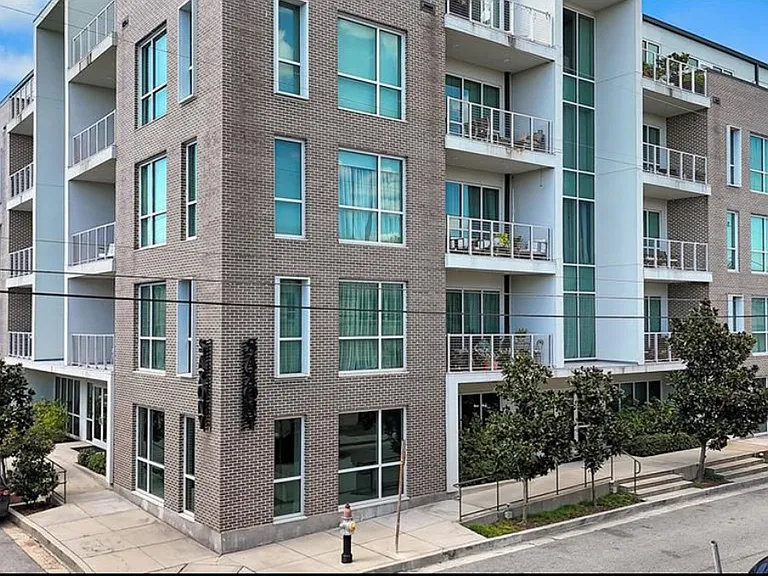 900 Bartholomew St — Photo 1