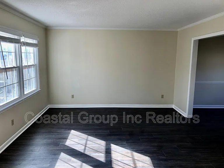 613 Reef Ln — Photo 8