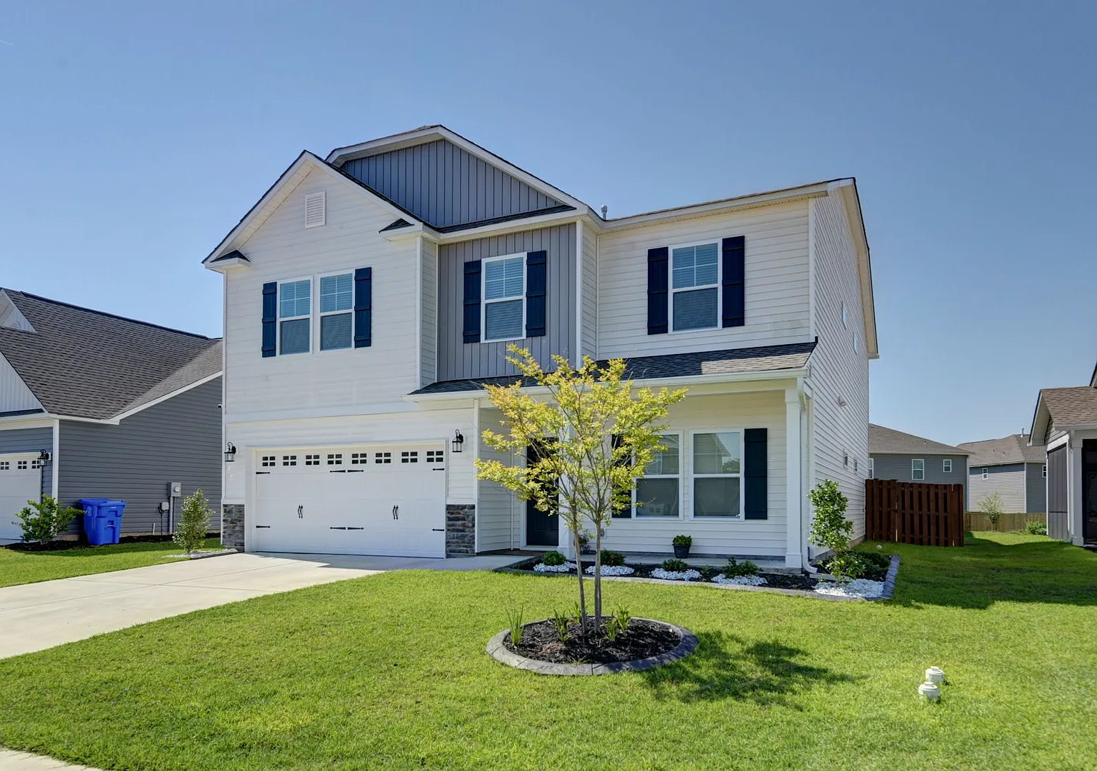 Discover your dream home at 728 Bustling Branch Lane in the vibrant community of Elgin! — Photo 2