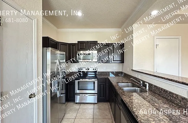 6404 Aspen Hl — Photo 7