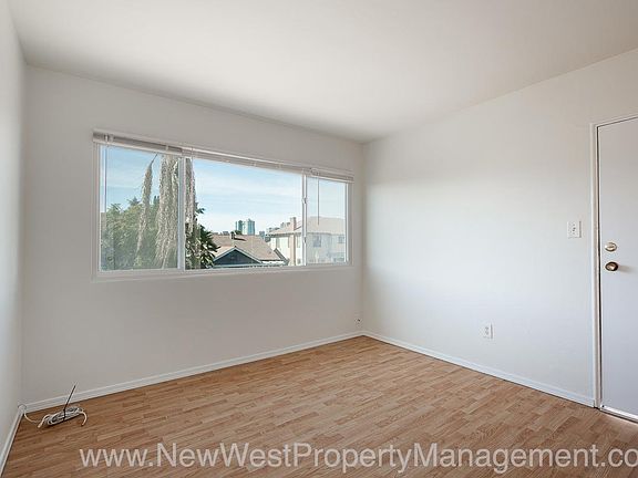3rd image of 543 22nd St