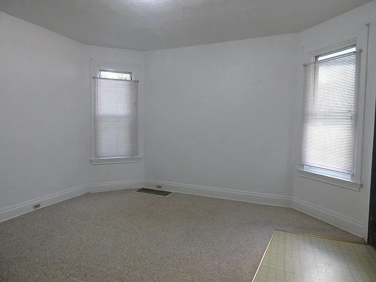 355 Grace St #1 — Photo 7