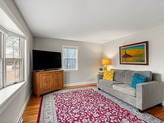 3rd image of 72 Village St