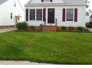 8327 Renwood Dr, Parma, OH