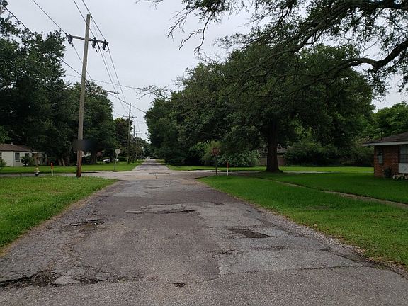 5th image of 3131 Aurora Dr