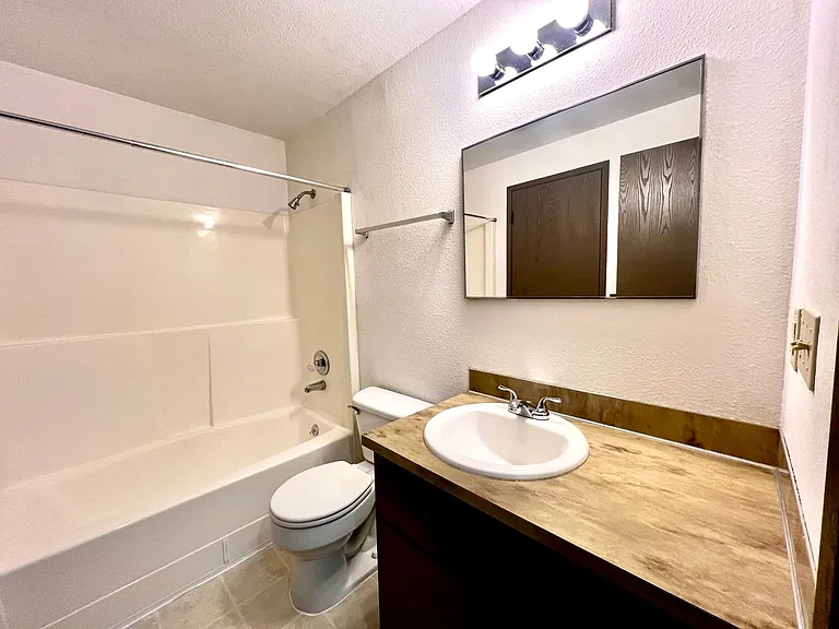 5032 S 58th St #D — Photo 19