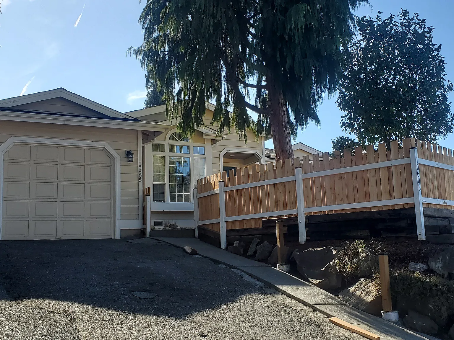 3 bed, 1600 sqft, $2,950 — Photo 2