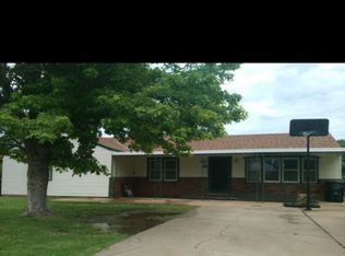 1007 Harrison Cir, Liberal, KS 67901