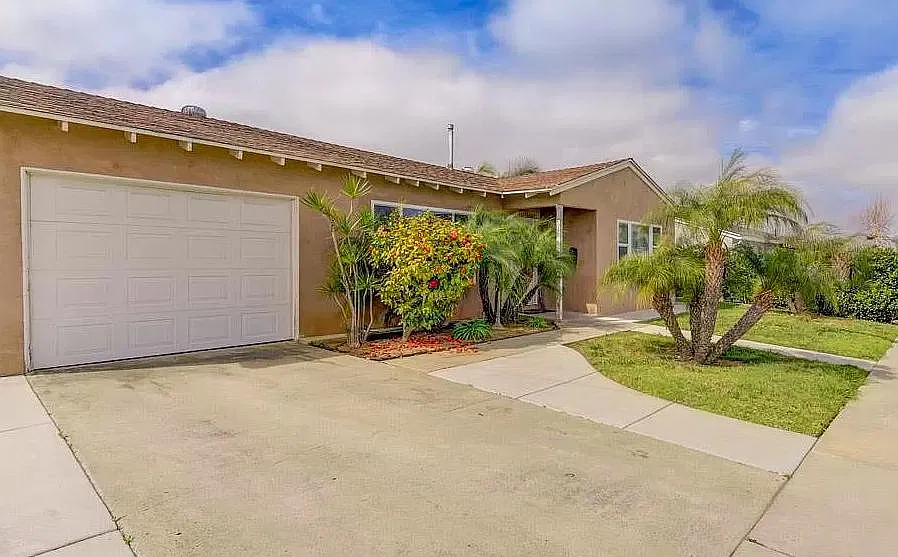 2 bed, 806 sqft, $3,800 — Photo 1