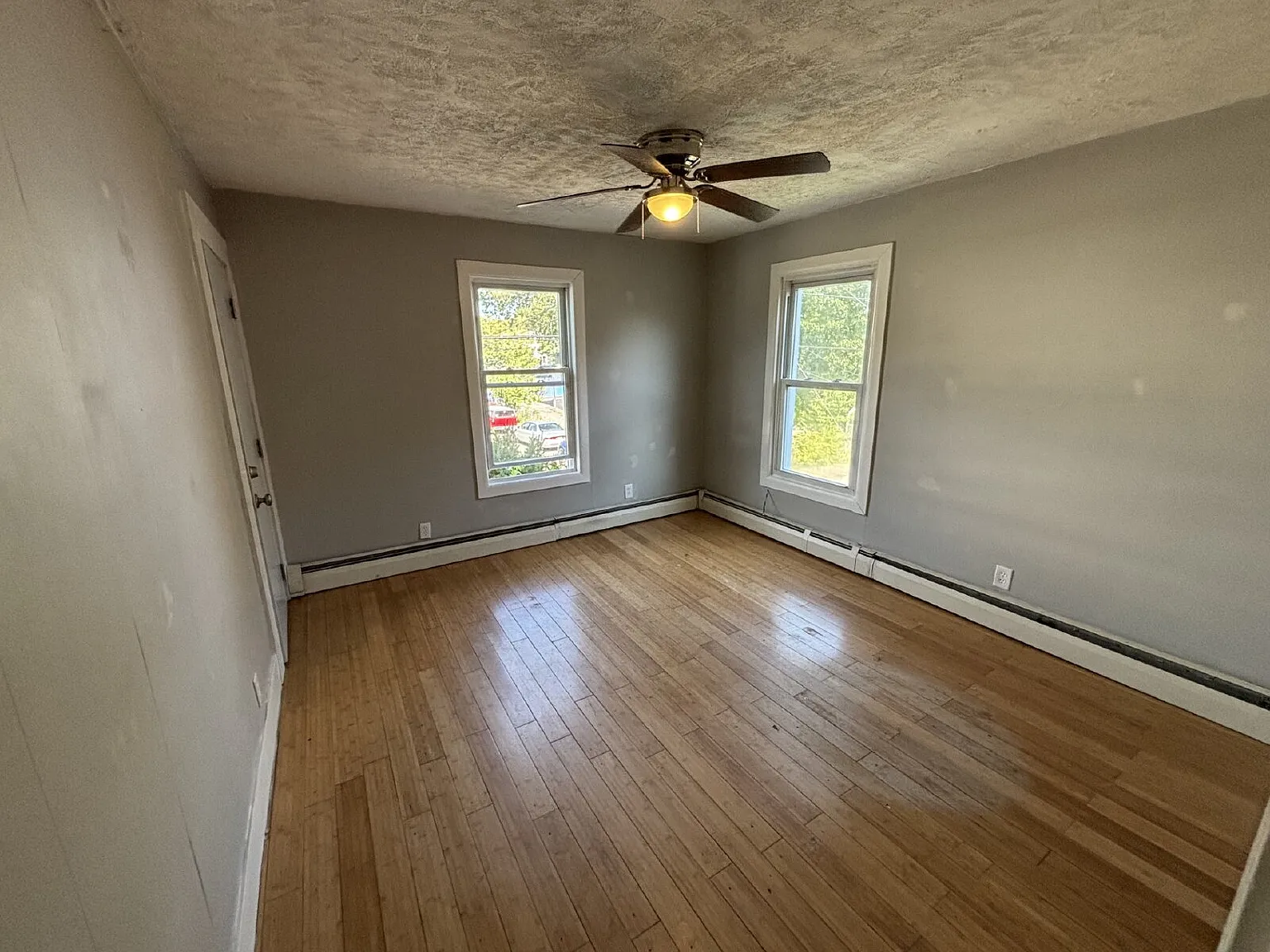 1 bed, 1.0 bath, $1,299 — Photo 3