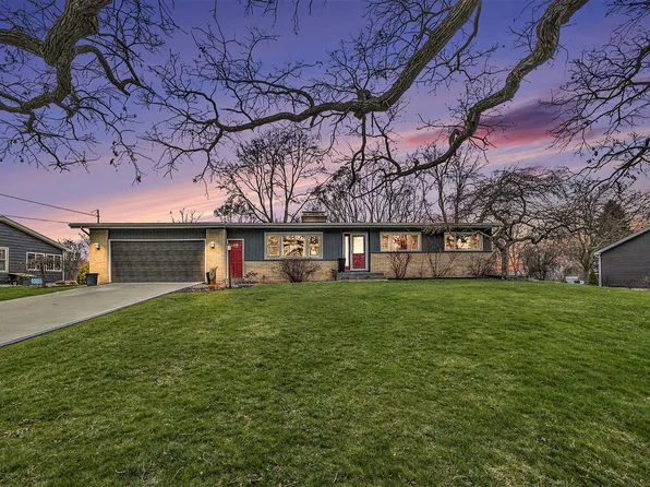 8671 Garbow Dr SE, Alto, MI 49302